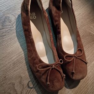 ABEO Women's Brown Suede Cadence Bow Ballet Flats Size 10